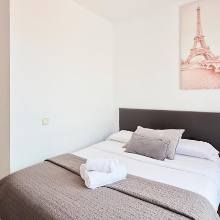 Alojamiento Santa Rosa Madrid Ngoại thất bức ảnh