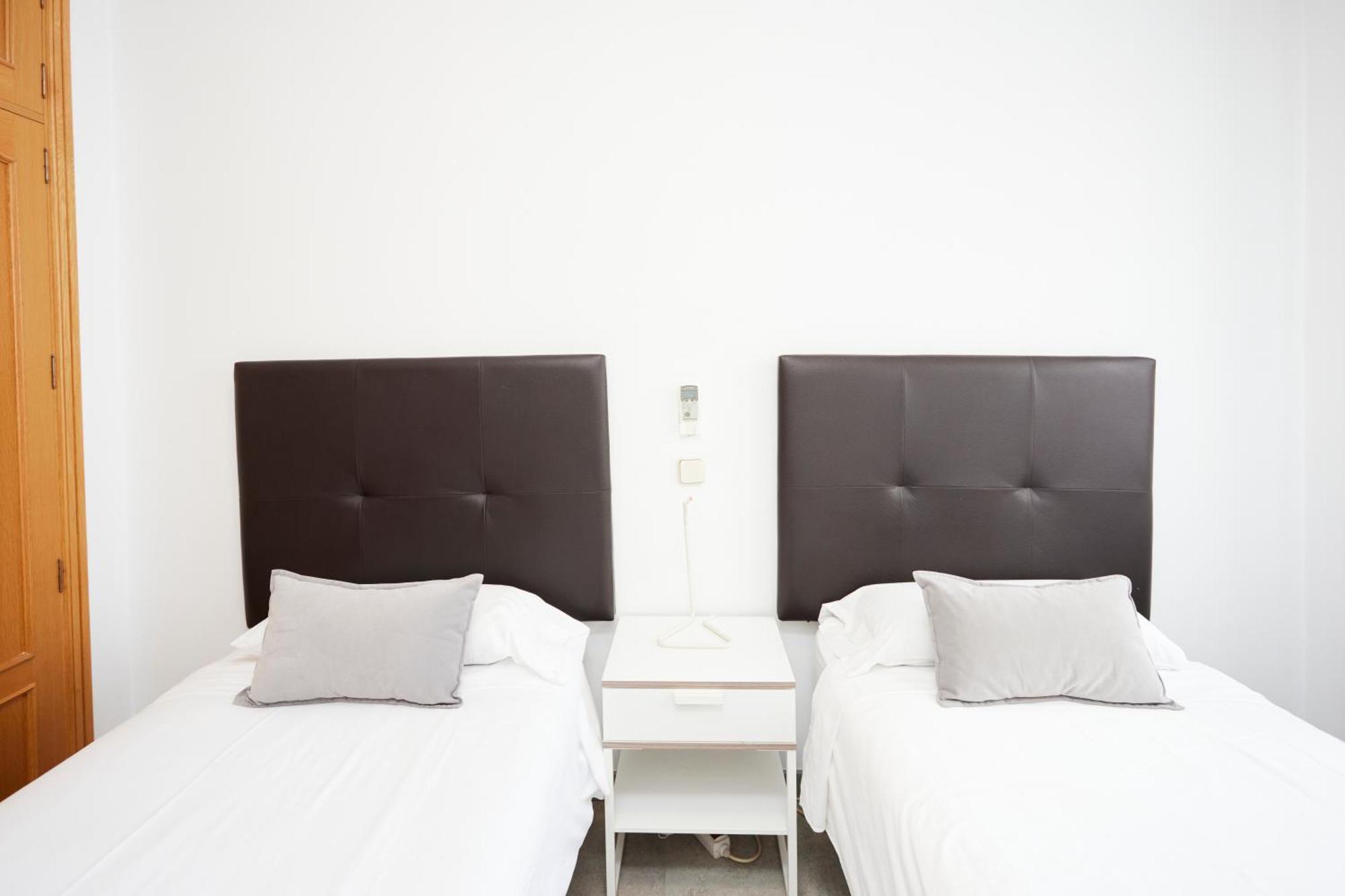 Alojamiento Santa Rosa Madrid Ngoại thất bức ảnh