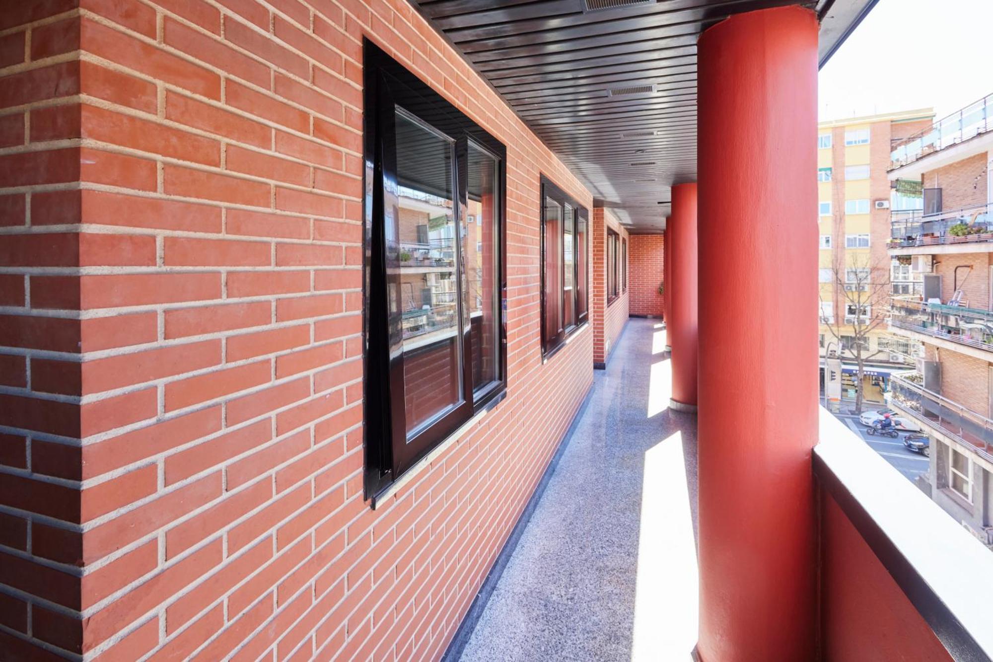 Alojamiento Santa Rosa Madrid Ngoại thất bức ảnh
