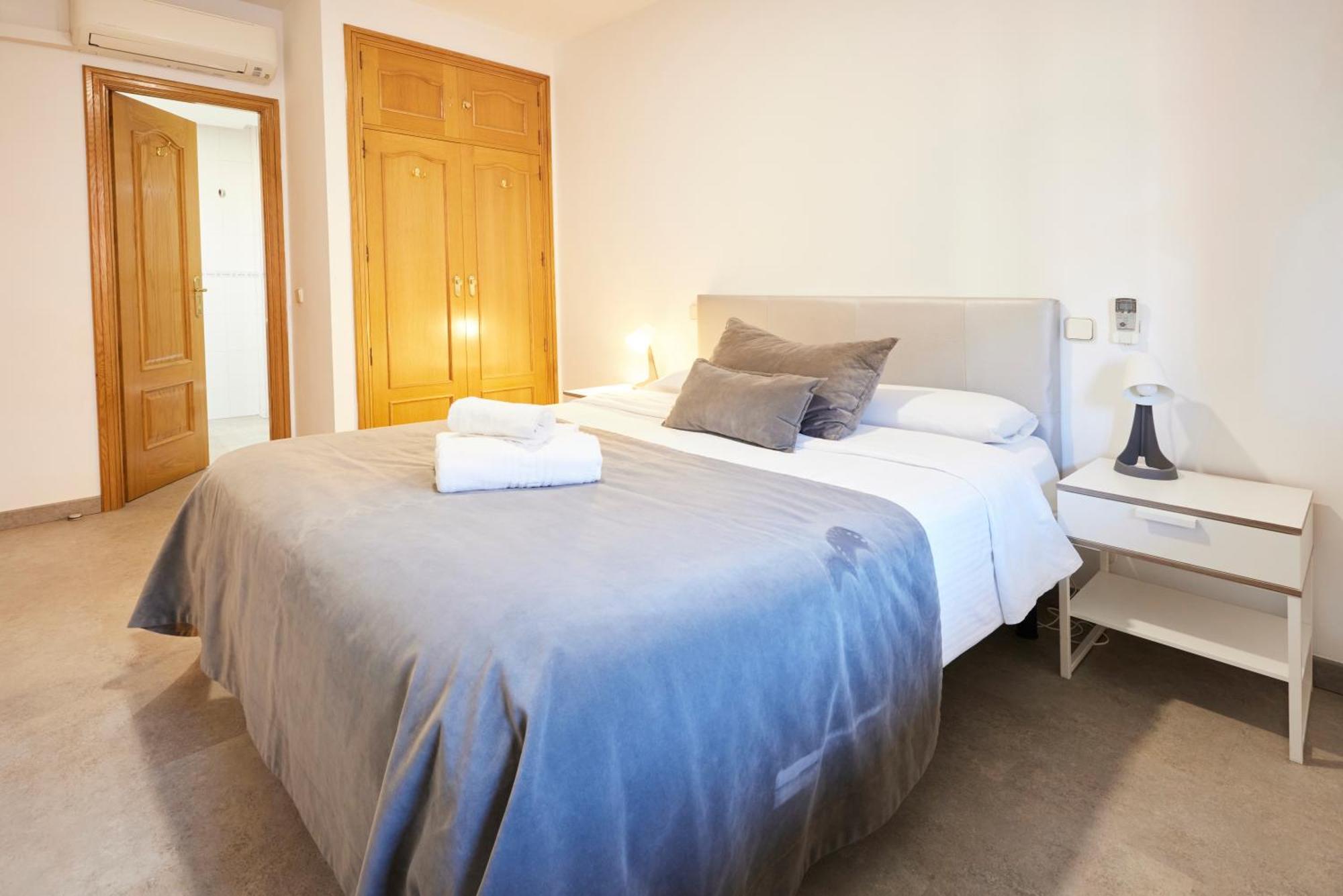 Alojamiento Santa Rosa Madrid Ngoại thất bức ảnh