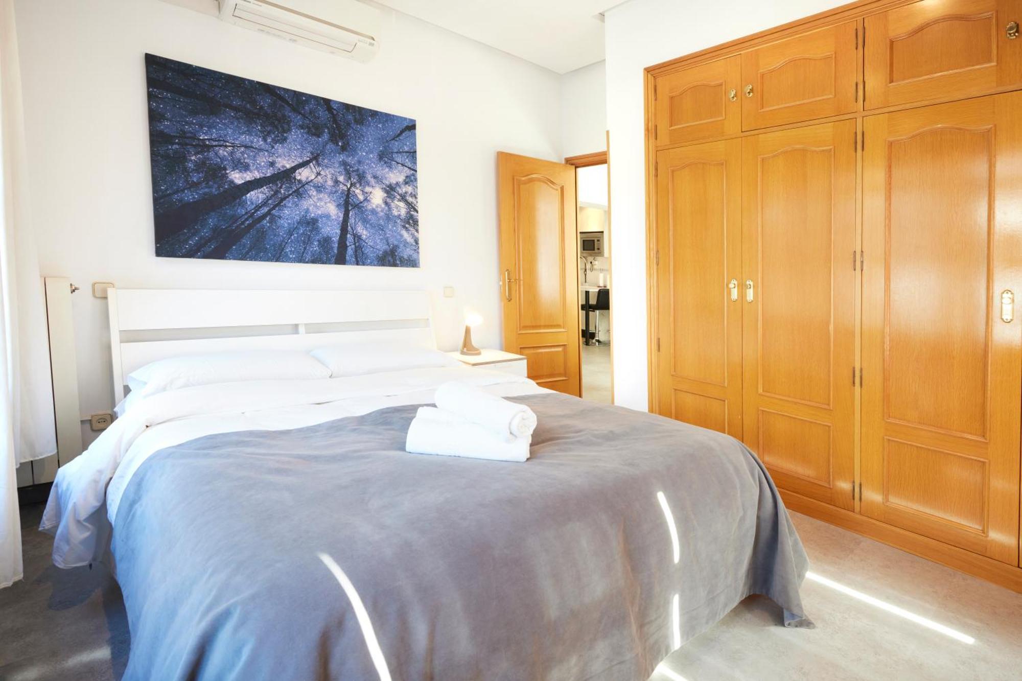 Alojamiento Santa Rosa Madrid Ngoại thất bức ảnh