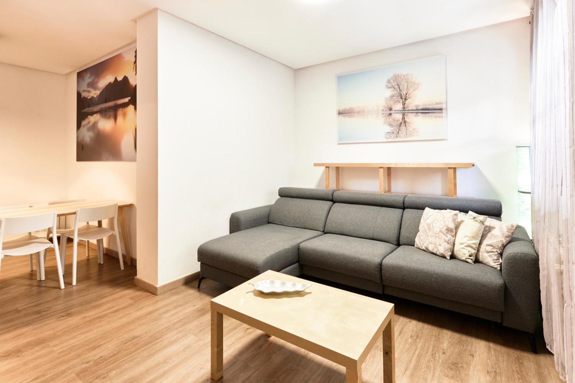 Alojamiento Santa Rosa Madrid Ngoại thất bức ảnh