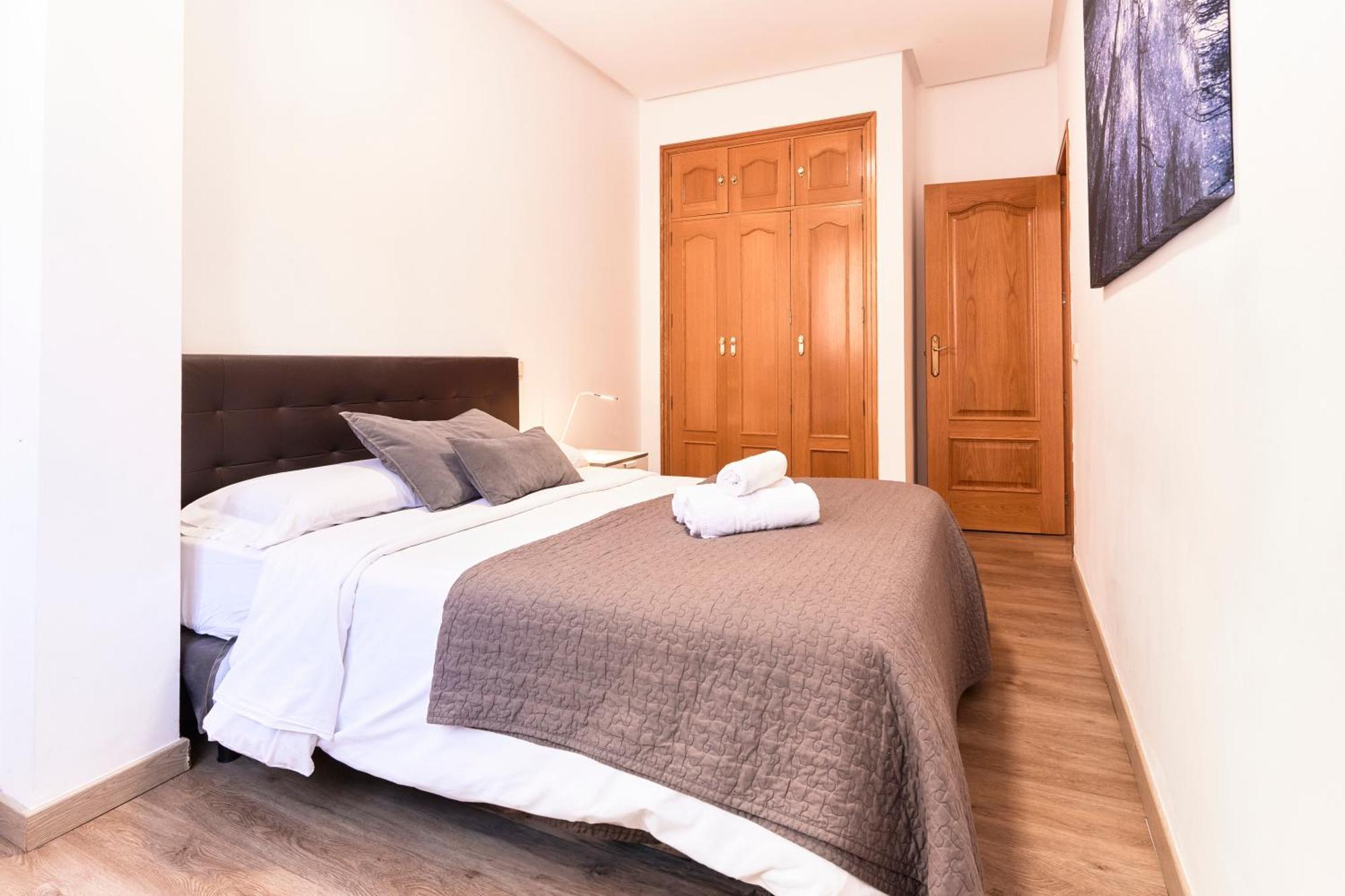 Alojamiento Santa Rosa Madrid Ngoại thất bức ảnh